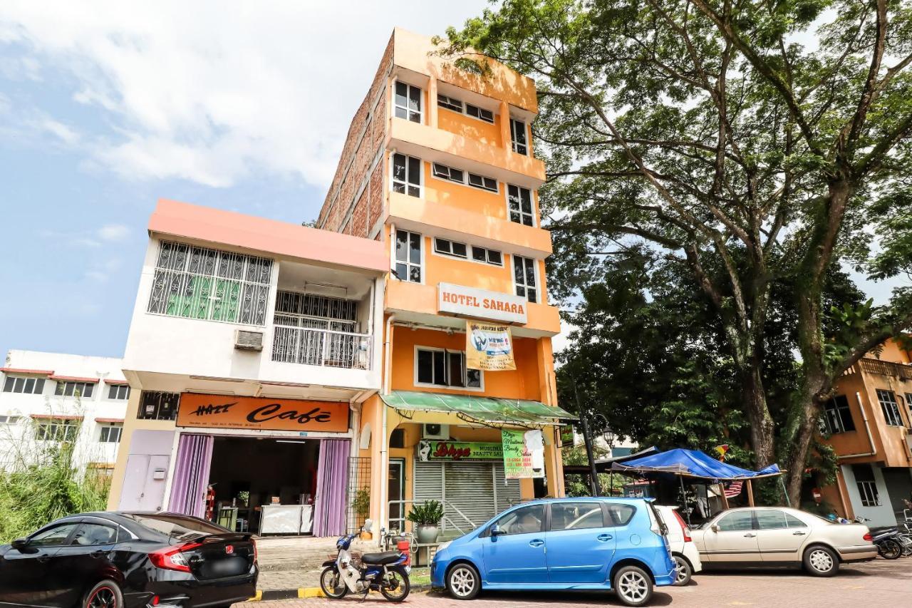 OYO 89584 Hotel Sahara Kuala Kubu Bharu Bagian luar foto