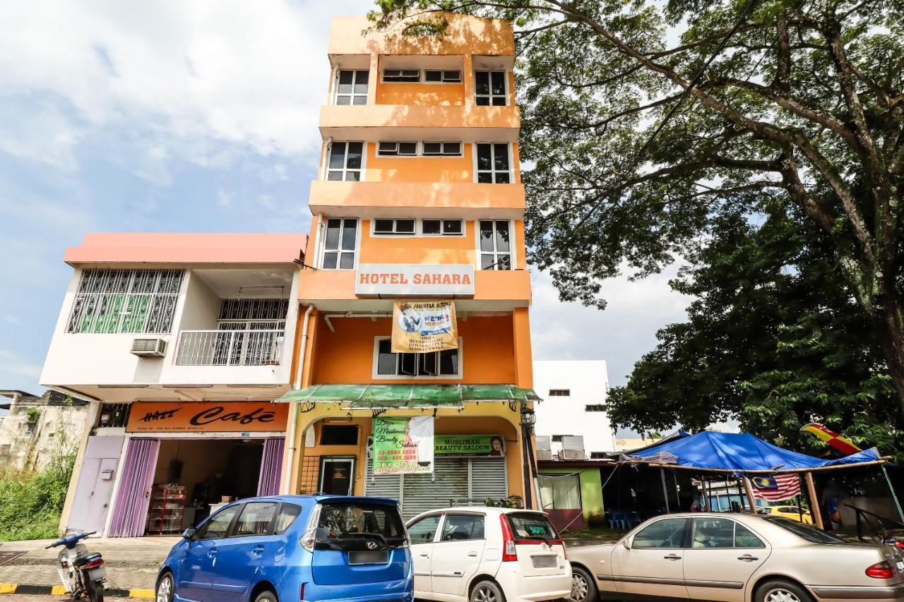 OYO 89584 Hotel Sahara Kuala Kubu Bharu Bagian luar foto