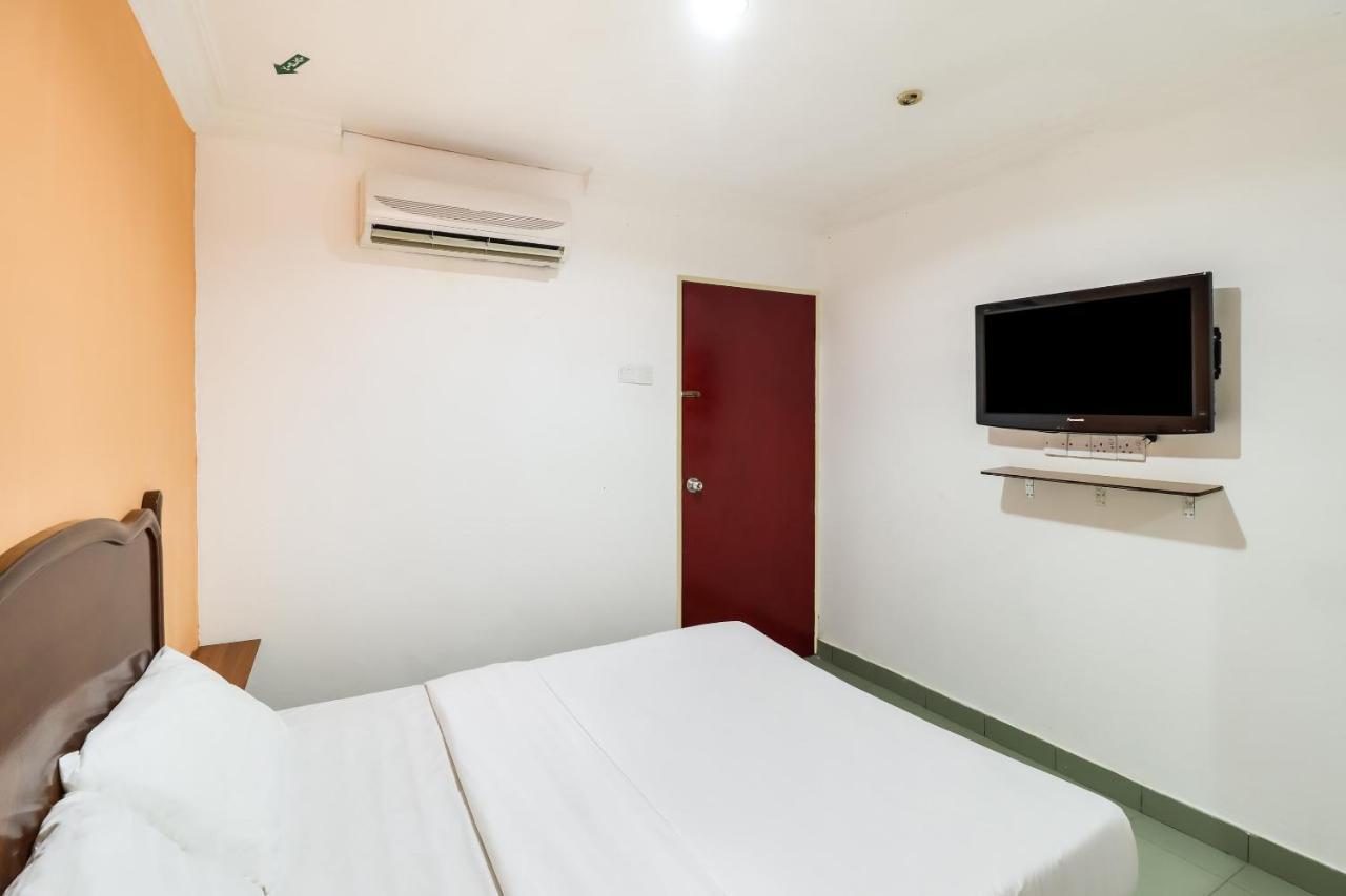 OYO 89584 Hotel Sahara Kuala Kubu Bharu Bagian luar foto