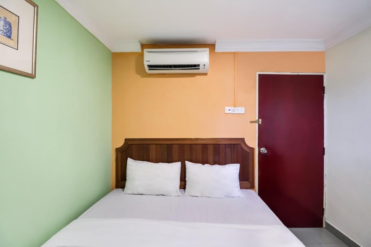 OYO 89584 Hotel Sahara Kuala Kubu Bharu Bagian luar foto
